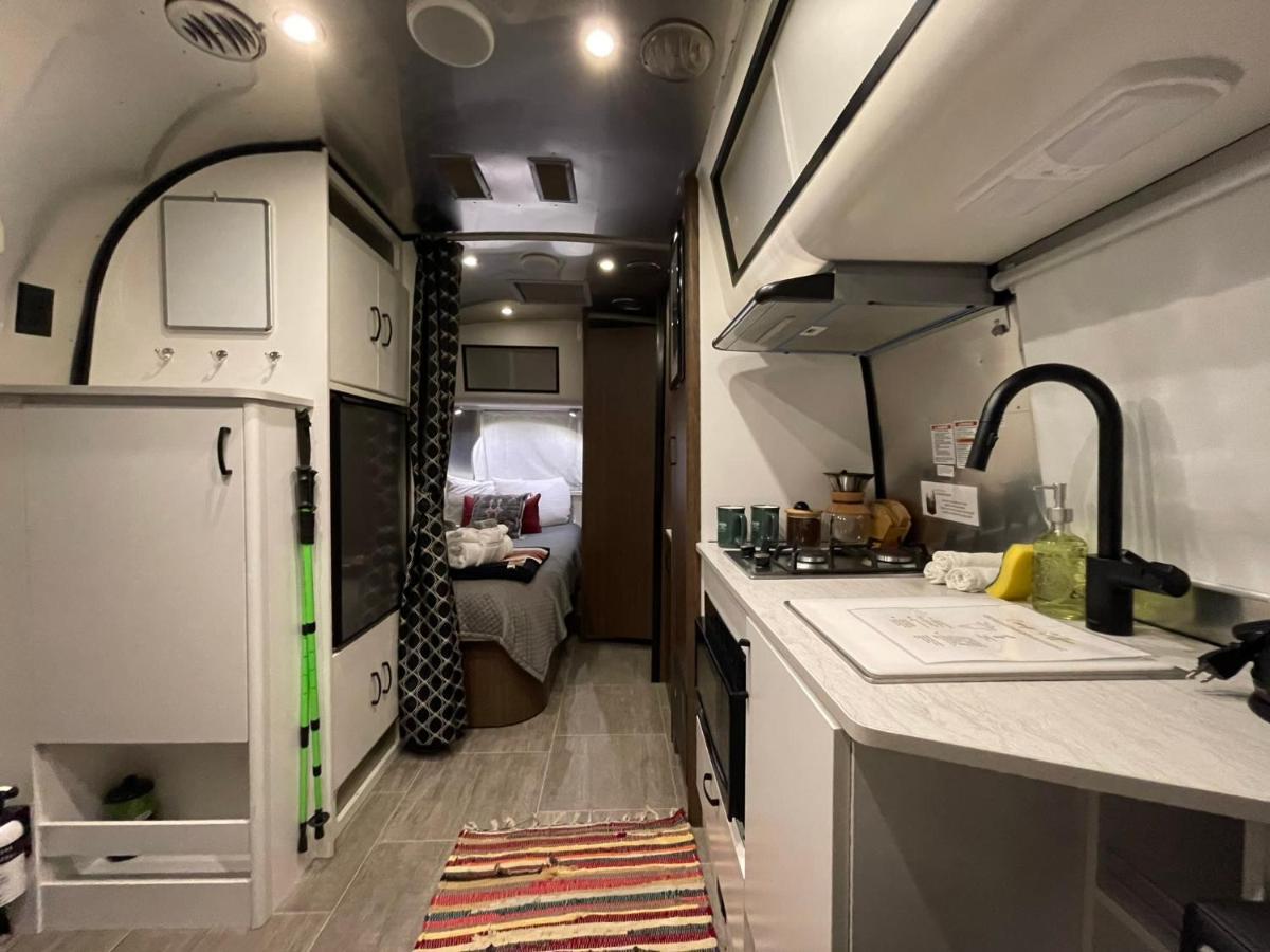 Готель Airstream Caravel 2020 Loblolly Pines Adventure Camp Юрика-Спрінгс Екстер'єр фото